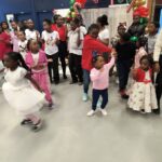 Christmas tree for children in Haut-Nkamois, Quebec, winter 2025